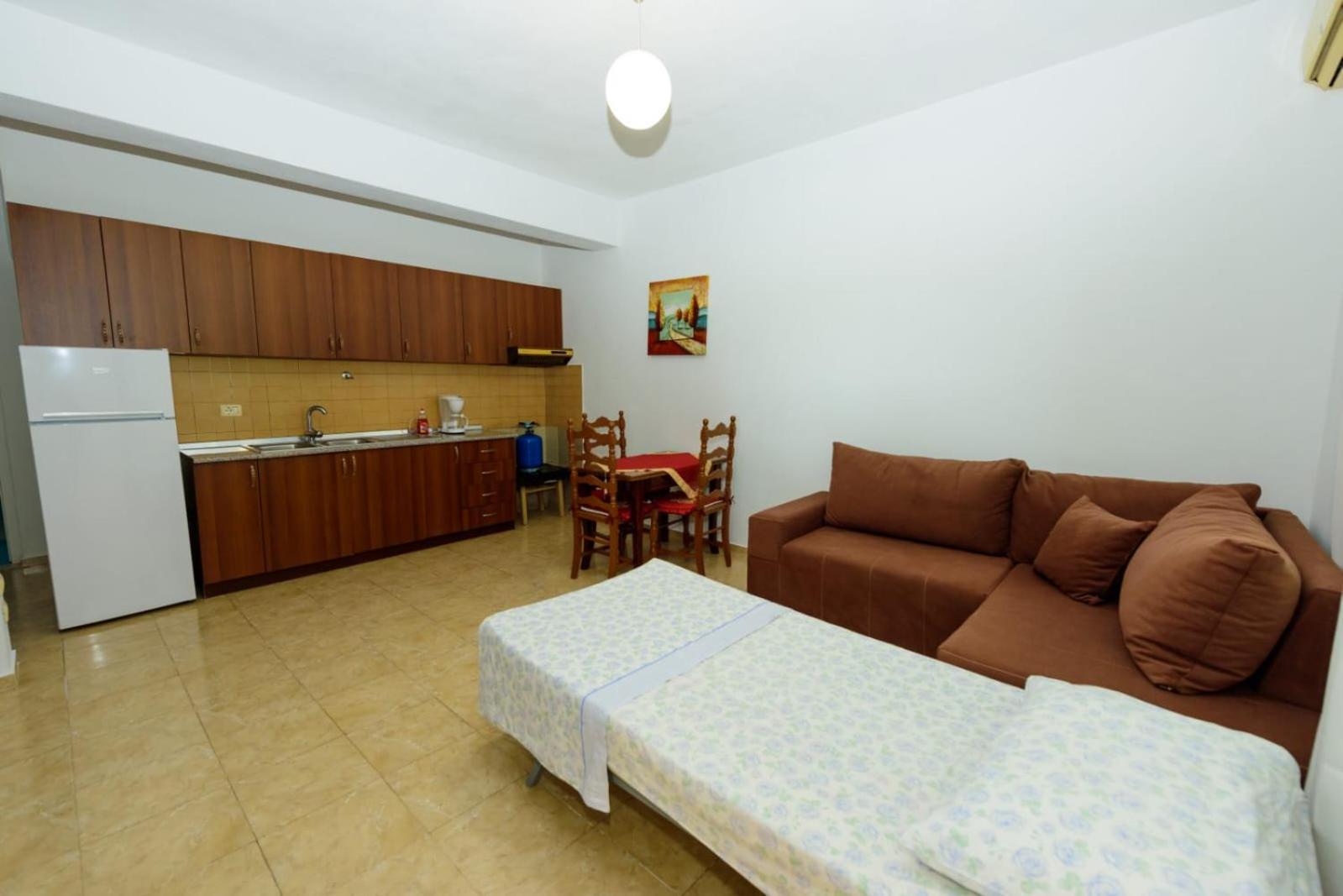 Apartament Shyti *